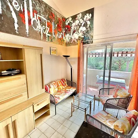 Apartment Nicola Port + Plage + Centre A Pieds Saint-Raphael (Var)